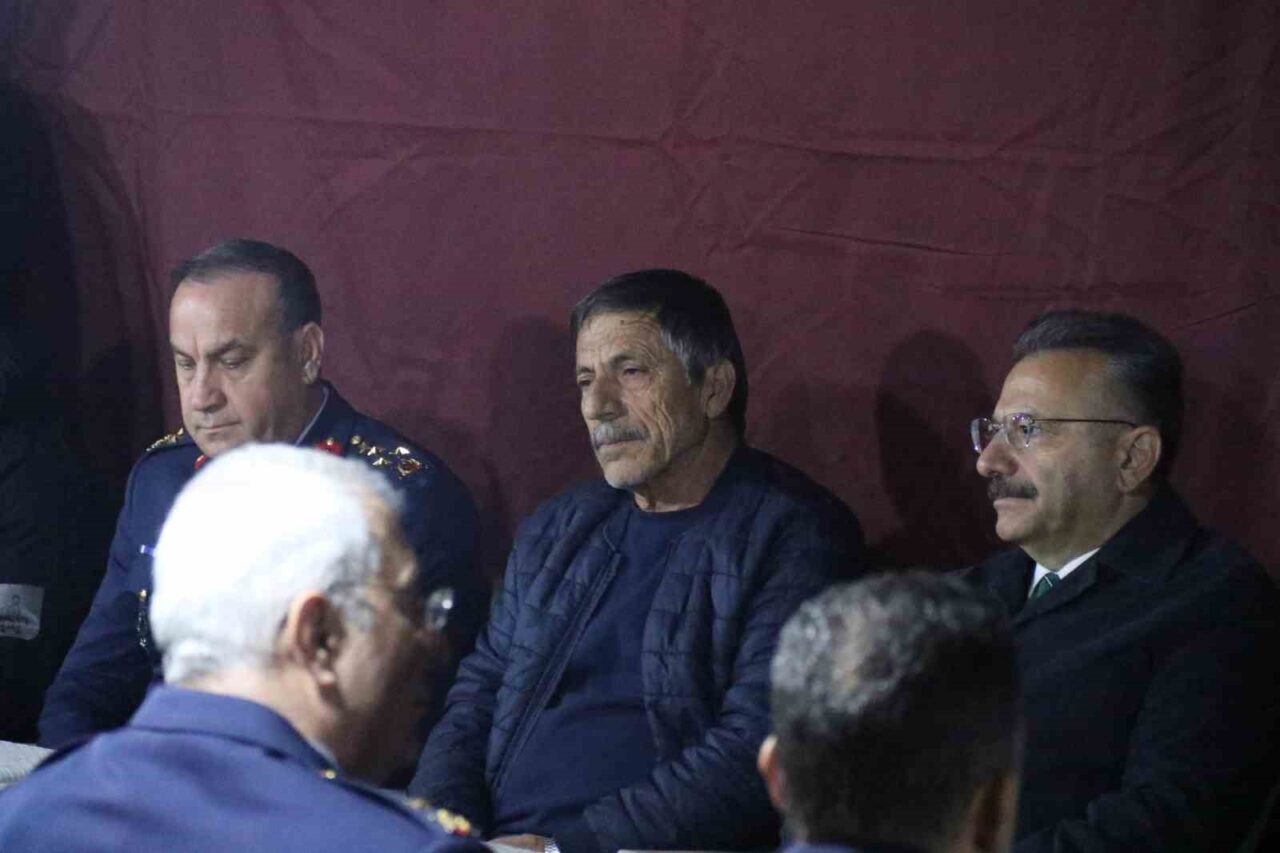 Eskişehir Valisi Hüseyin Aksoy, Gürcistan'da düşen uçakta şehit olan Hava