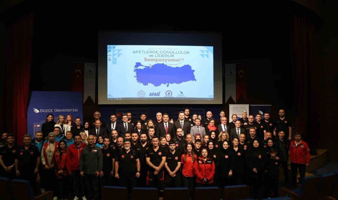 Düzce’de Afetlerde Gönüllülük ve Liderlik Sempozyumu Düzenlendi: Vali Aslan, “Afetlerden Alınacak Dersler Var” Dedi Düzce'de düzenlenen "Afetlerde Gönüllülük ve Liderlik Sempozyumu"nda konuşan Vali Selçuk