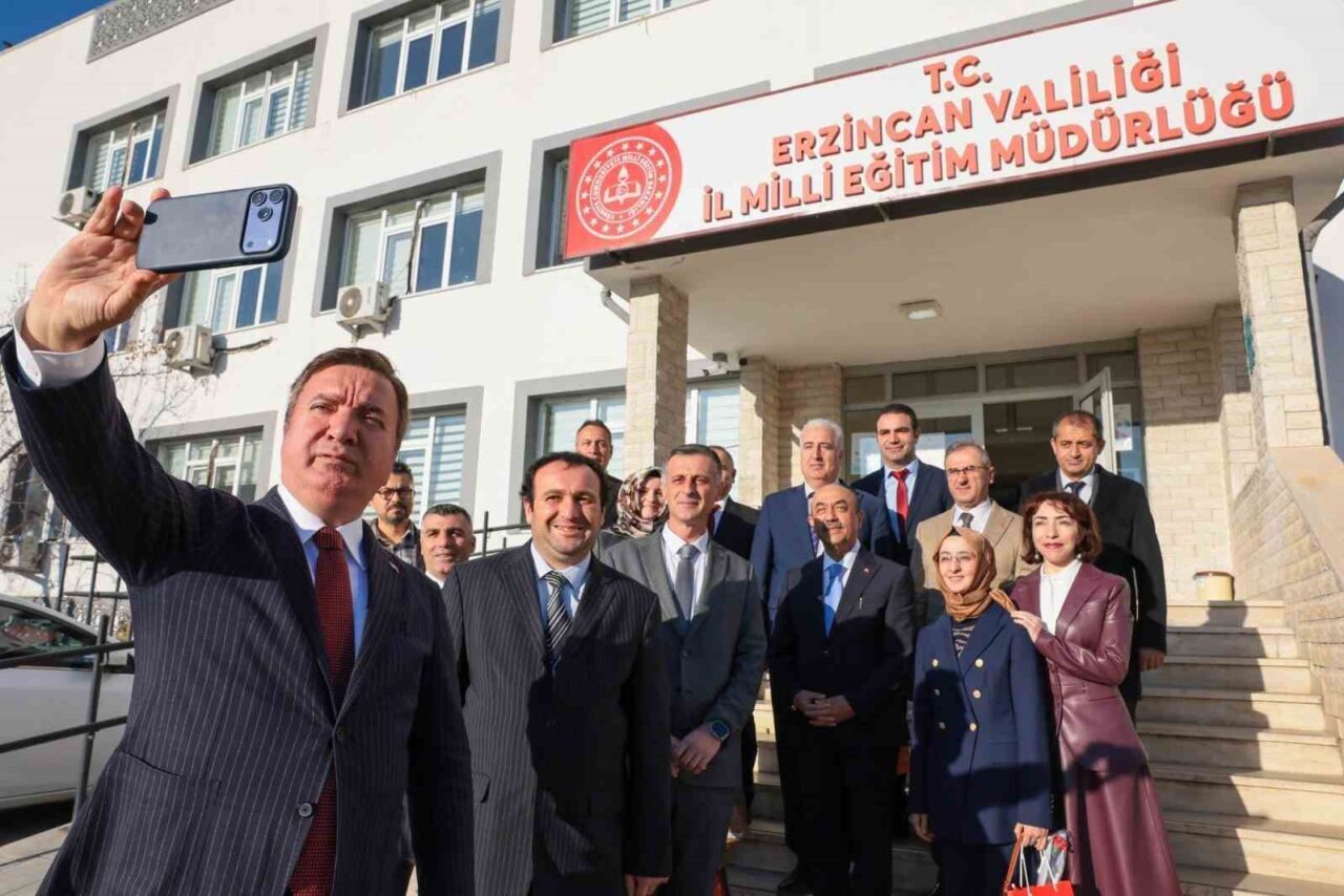 Vali Hamza Aydoğdu, Öğretmenler Günü’nde Erzincan’daki Eğitimcilere Teşekkürlerini İletti