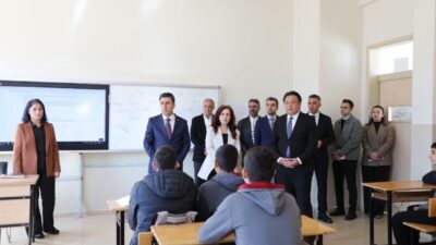 Tunceli Valisi ve Belediye Başkan Vekili Şefik Aygöl, eğitim faaliyetlerini