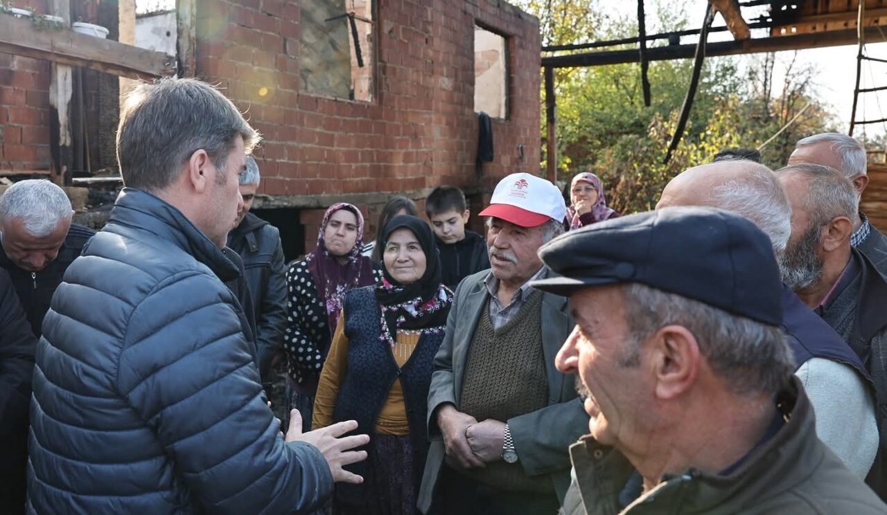 Amasya'nın Kaleköyü'nde çıkan yangında evleri yanan 70 yaşındaki Mehmet ve