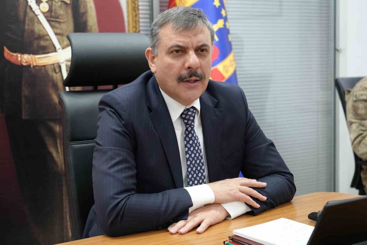 Erzurum'da Vali Mustafa Çiftçi başkanlığında düzenlenen Asayiş ve Güvenlik Toplantısı'nda,