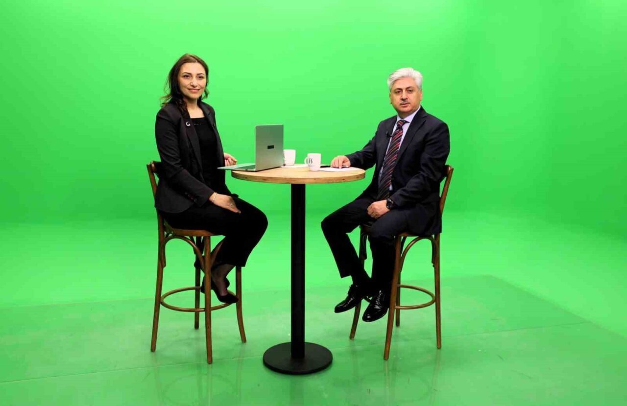 Sakarya Valisi Rahmi Doğan, SUBÜ Konuşmaları’nda gençlerin rolüne vurgu yaptı.