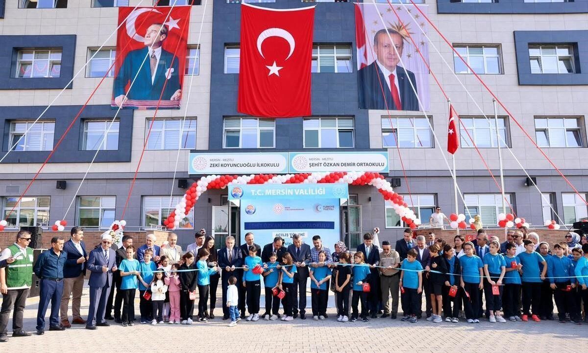 Mersin Valisi Atilla Toros, Özkan Demir’in ismini taşıyan ortaokulun açılış