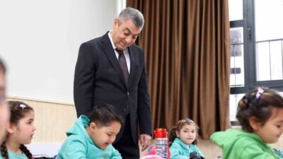 Mersin Valisi Atilla Toros, 6 Şubat depremlerinde yıkılan okulların yerini