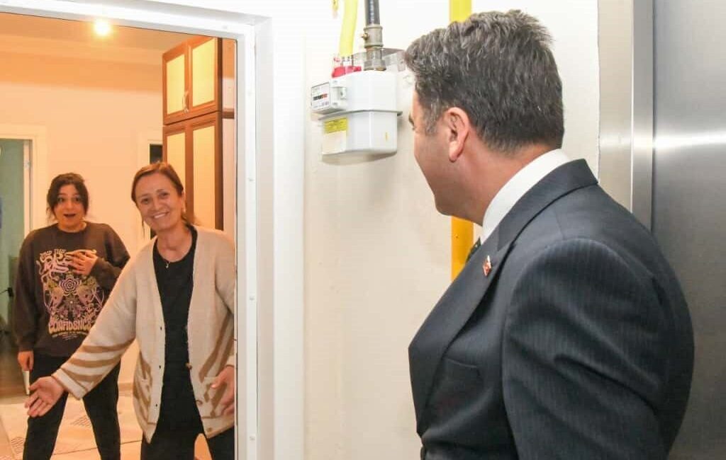 Sinem Durmaz, sosyal medya üzerinden Tunceli Valisi Şefik Aygöl ve