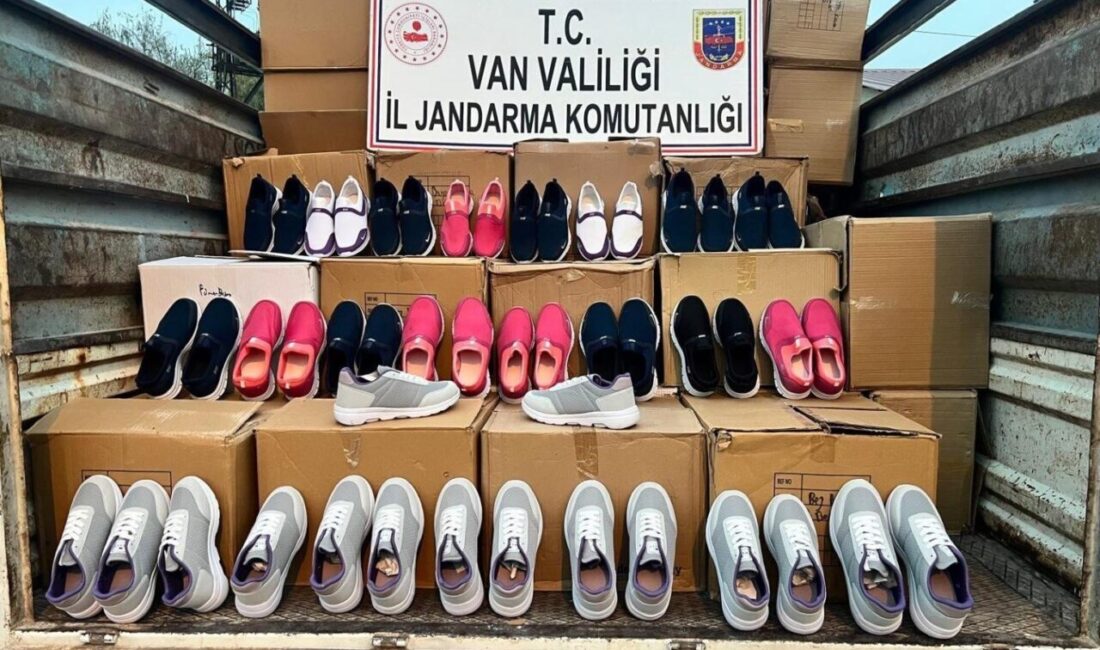 Tuşba’da Jandarma Ekipleri Tarafından 1 Milyon 250 Bin TL Değerinde Kaçak Eşya Ele Geçirildi Van'ın Tuşba ilçesinde jandarma, 1 milyon 250 bin TL değerinde