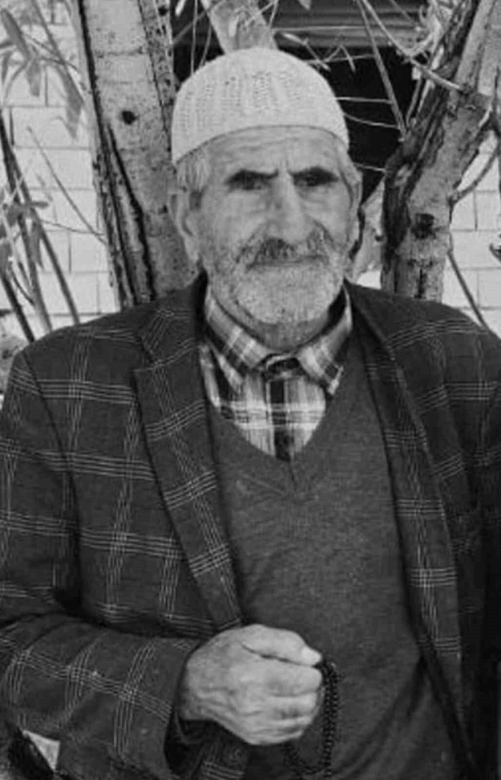 Van'ın Özalp ilçesindeki Kaşıkara Mahallesi'nde K.E., geri manevra yaptığı sırada