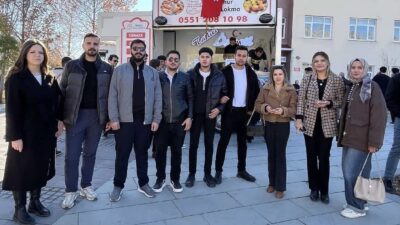 Van Yüzüncü Yıl Üniversitesi'nde gönüllü öğrenciler, Gürcistan'da düşen C-130 uçağında