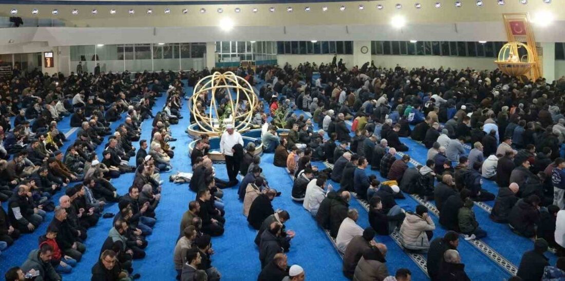 Diyanet İşleri Başkanlığı, 14 Kasım 2025 tarihli Cuma hutbesinde "Vatan