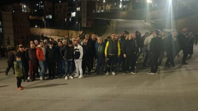 Kahramanmaraş'ın Onikişubat ilçesindeki Önsen Mahallesi'nde deprem sonrası konutlara yerleşen vatandaşlar,