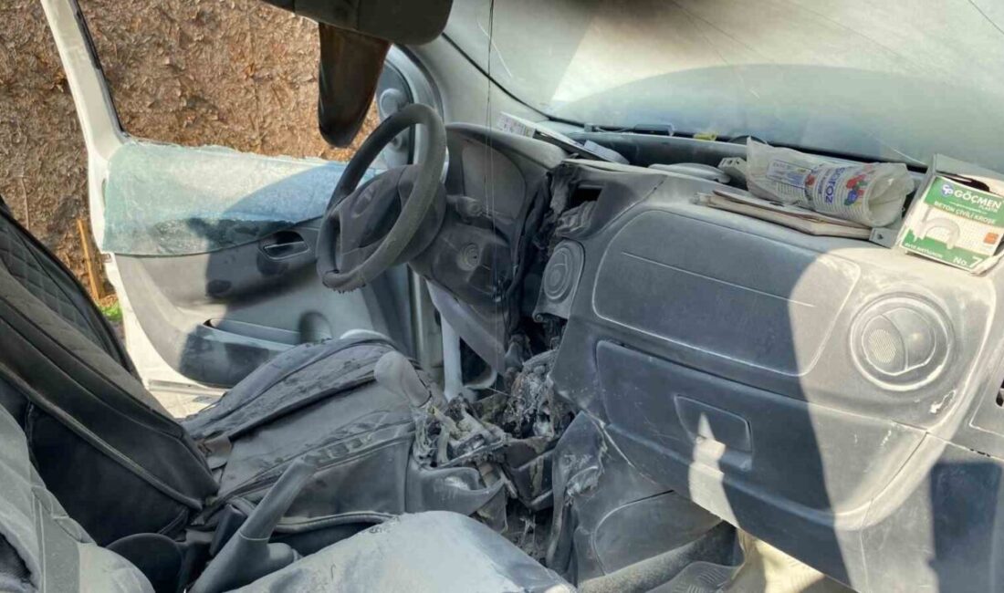 Aydın’ın Efeler ilçesinde Mimar Sinan Mahallesi'nde park halindeki A.T. adına