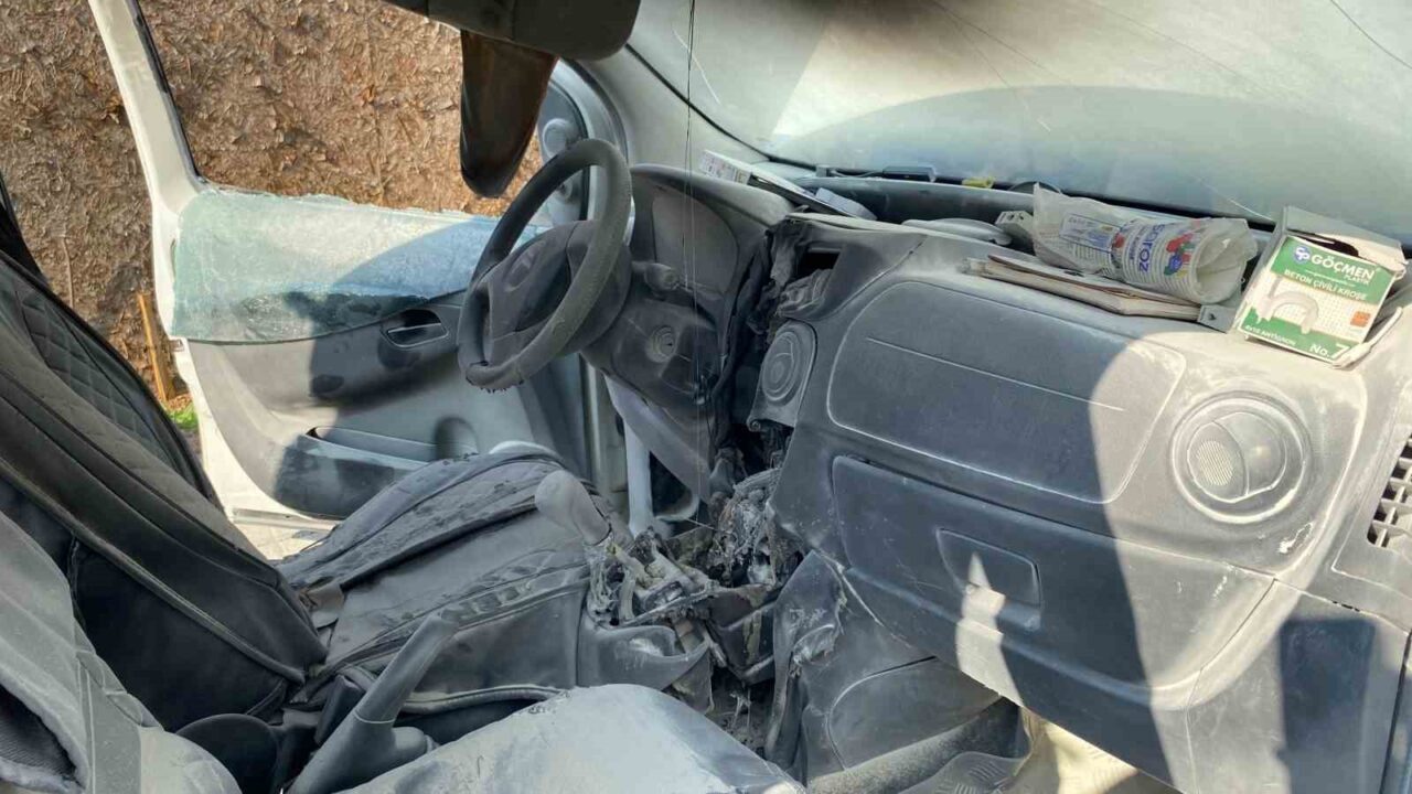 Aydın’ın Efeler ilçesinde Mimar Sinan Mahallesi'nde park halindeki A.T. adına