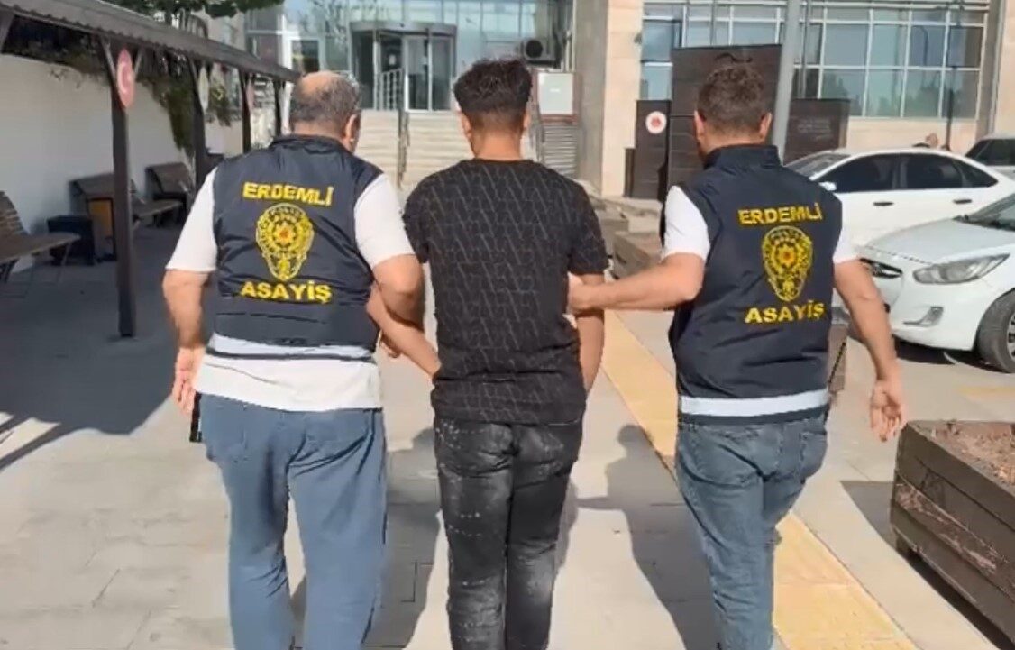 Mersin'in Erdemli ilçesinde Suriye uyruklu Abdul M.'yi vatandaşlık vaadiyle dolandıran