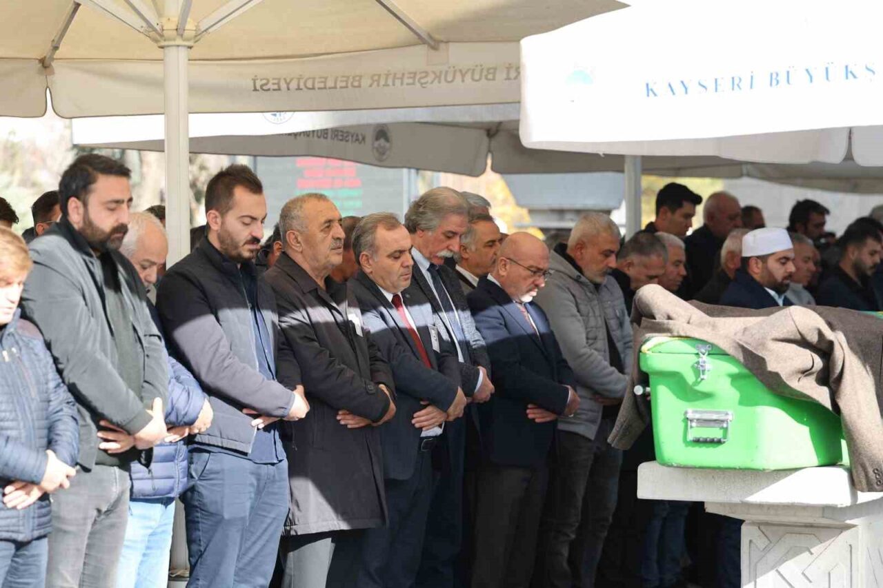 Erciyes Üniversitesi, vefat eden önceki rektör yardımcısı ve Makine Mühendisliği