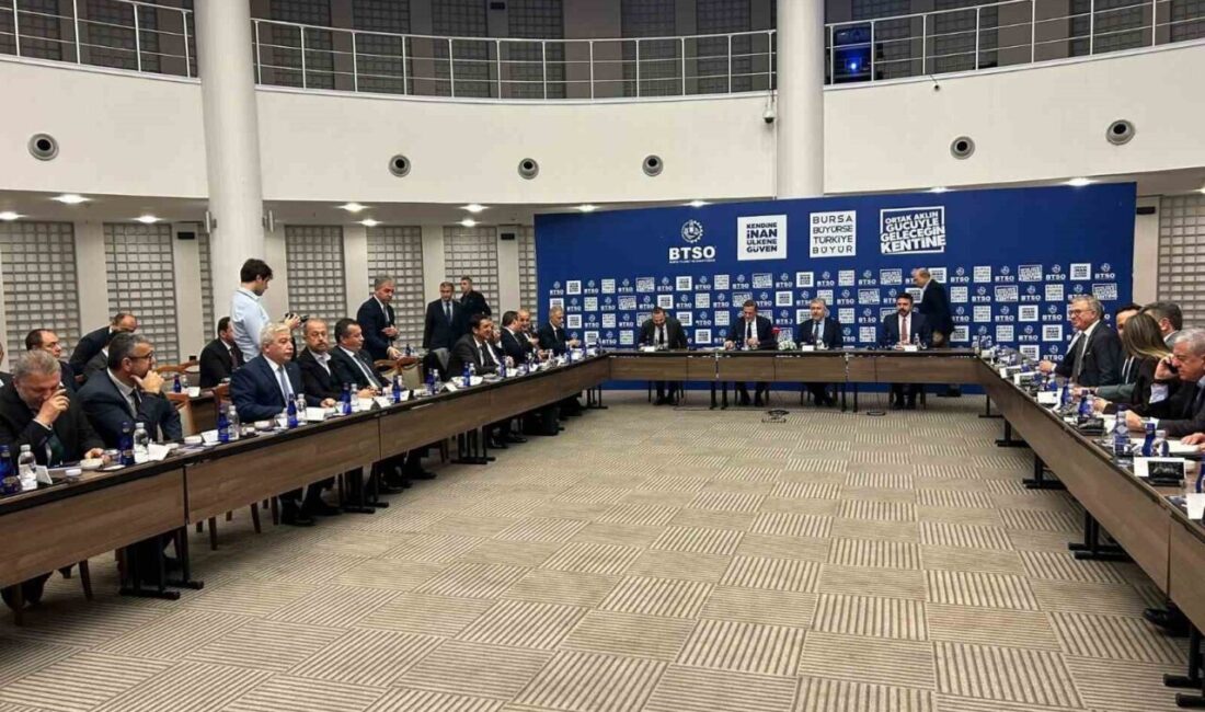 Bursa’da SANTEK tarafından düzenlenen zirve, geleceğin üretim teknolojileri ve sürdürülebilirlik konularını masaya yatırdı Bursa'da düzenlenen "Geleceğin Üretim Teknolojileri: Sürdürülebilirlik ve Dijitalleşme" zirvesine, Vali