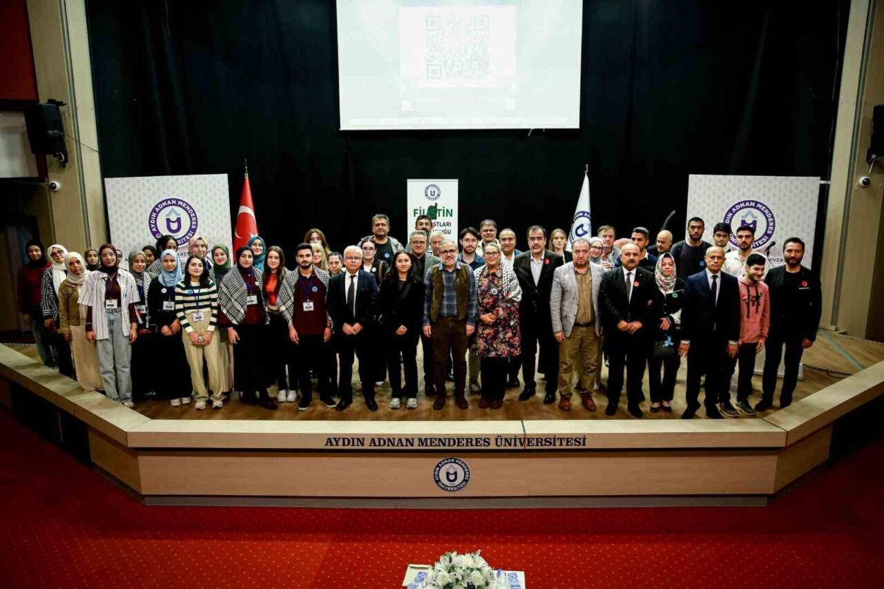 Adnan Menderes Üniversitesi tarafından düzenlenen "Vicdanın Kıyısında Gazze" etkinliğinde, Ayçin