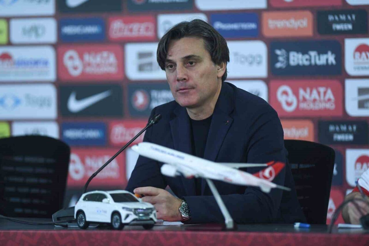 A Milli Futbol Takımı Teknik Direktörü Vincenzo Montella, Bulgaristan galibiyetinin