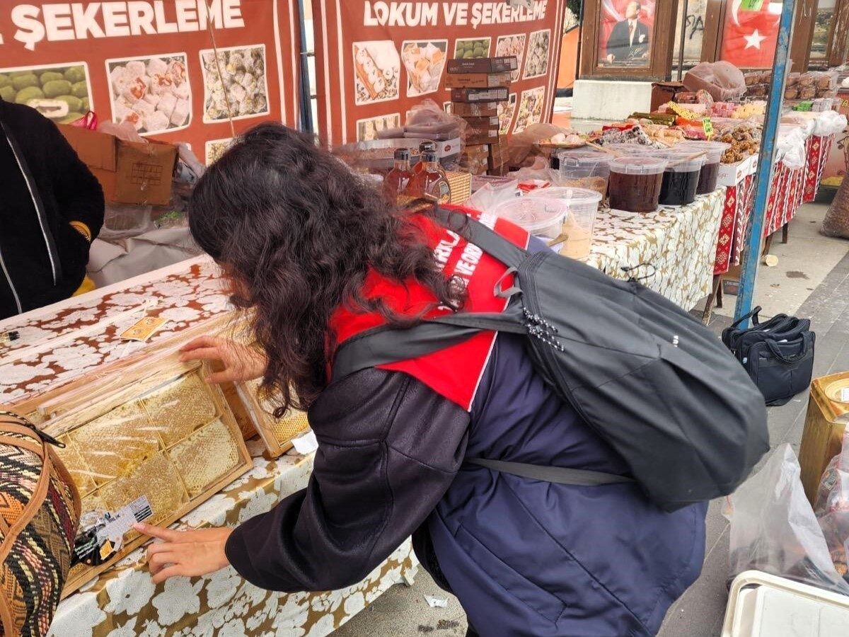 Kırklareli'nin Vize ilçesindeki ürün pazarında yapılan denetimlerde, mevzuata aykırı bulunan
