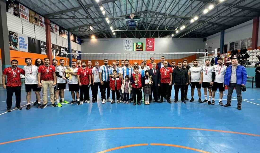 Erzurum’da 24 Kasım Öğretmenler Günü Voleybol Turnuvası Sonuçlandı Erzurum'da düzenlenen 24 Kasım Öğretmenler Günü Voleybol Turnuvası 17-28 Kasım