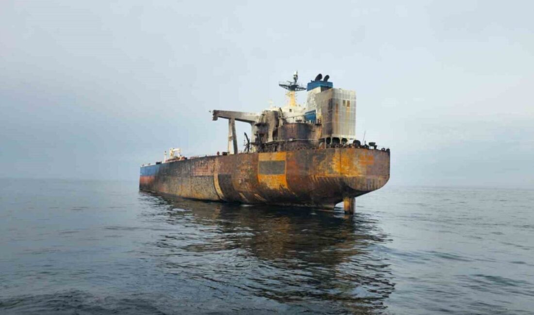 Kandıra’da tanker saldırısı sonrası KAIROS gemisinde fuel-oil sızıntısı meydana geldi Kocaeli'nin Kandıra ilçesinde "KAIROS" tankerine yönelik saldırı sonrası fuel-oil sızıntısı