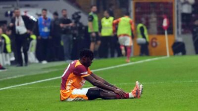 Galatasaray, Gençlerbirliği ile oynadığı maçta Wilfried Singo'nun sakatlanması üzerine 40.