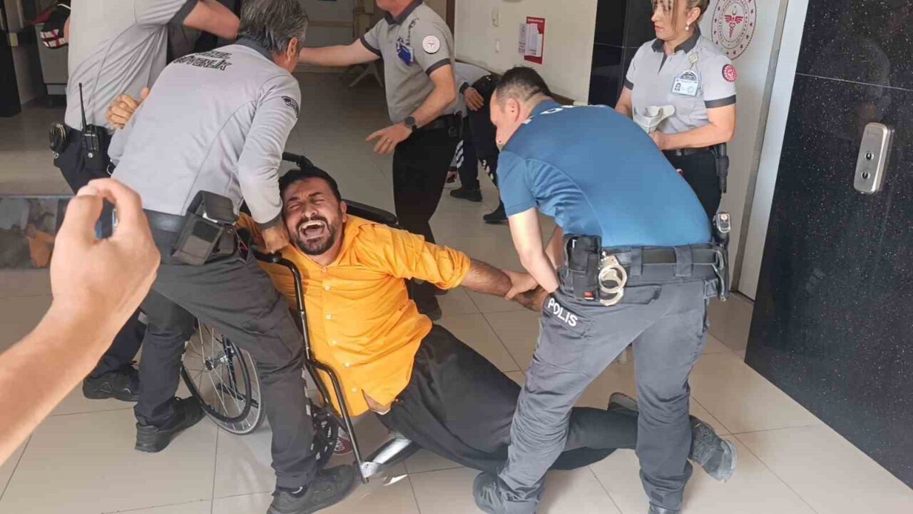 Manavgat Devlet Hastanesi, Hastane Afet Planı kapsamında tatbikat düzenledi. Yangın