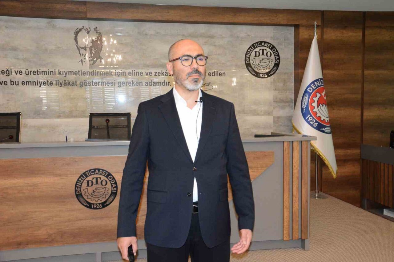 Denizli Ticaret Odası, "Üretken Yapay Zekâ Çağında Verimlilik" konulu etkinliği