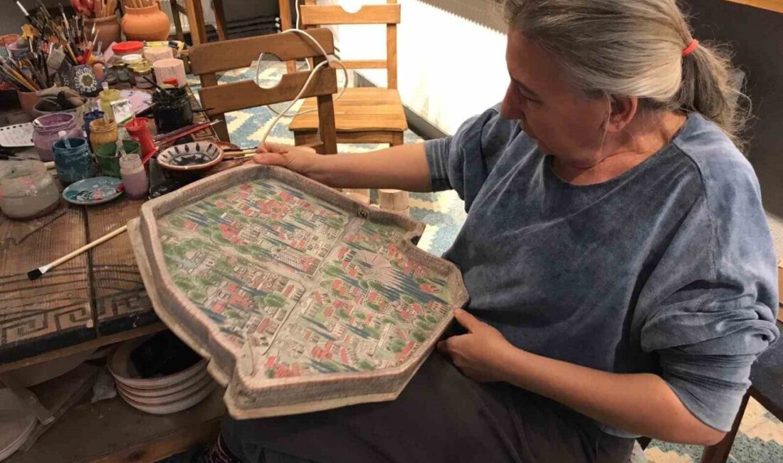 İznik ilçesinde, çini ustası Mesude Künen, Papa 14’üncü Leo'nun 28