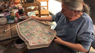 İznik ilçesinde, çini ustası Mesude Künen, Papa 14’üncü Leo'nun 28