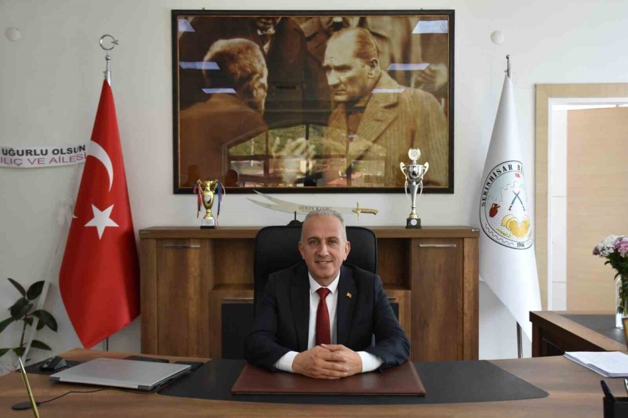 Denizli’nin CHP’li Serinhisar Belediye Başkanı Osman Kılıç, eski başkan yardımcısı