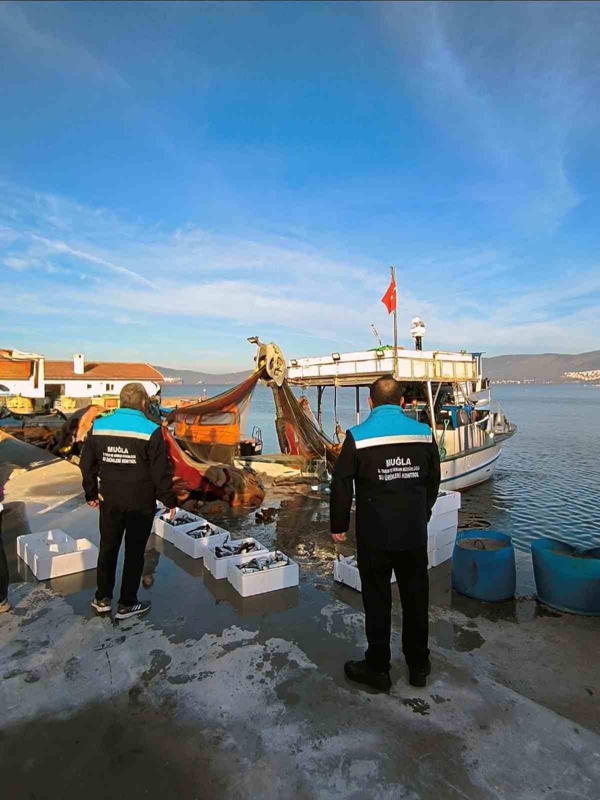 Muğla Tarım ve Orman İl Müdürlüğü, Güllük Körfezi'nde yasa dışı