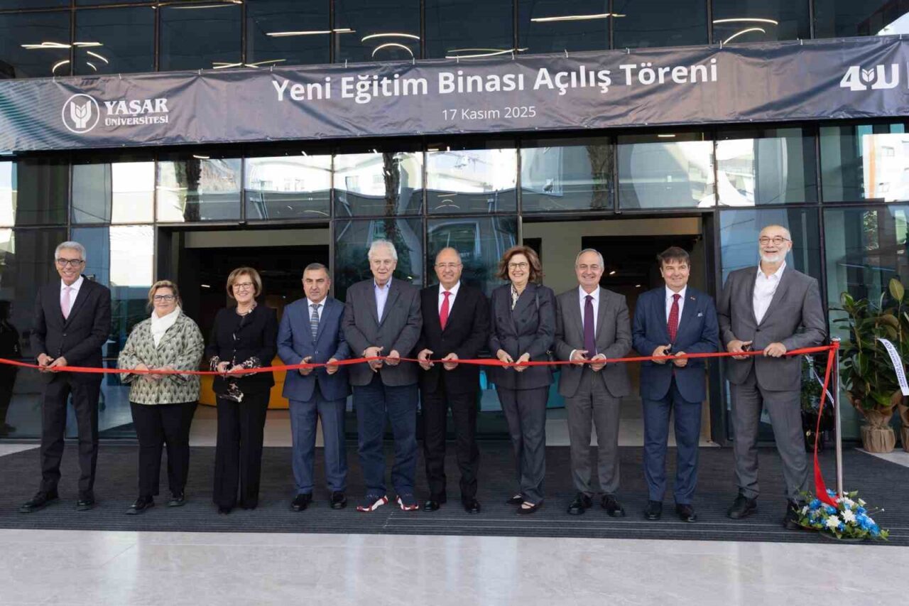 Yaşar Üniversitesi, yeni eğitim binasını açarak sürdürülebilir ve akıllı kampüs