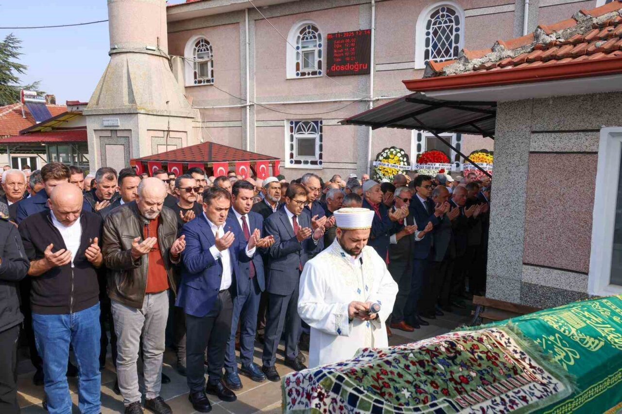 Bilecik’in Pazaryeri ilçesinin Kınık köyünde yaşayan 83 yaşındaki çömlek ustası