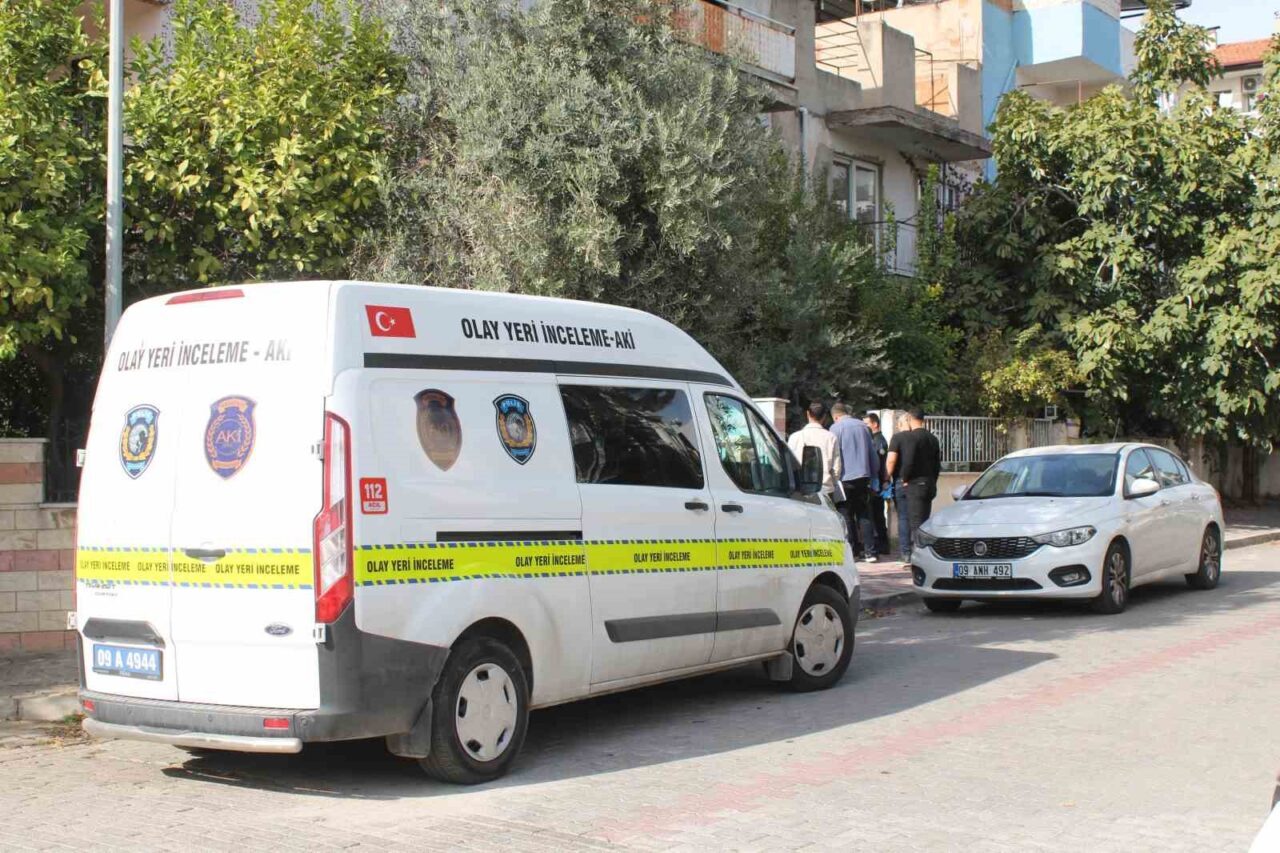 Aydın’ın Efeler ilçesinde yalnız yaşayan 65 yaşındaki Erdal Soner, evinde