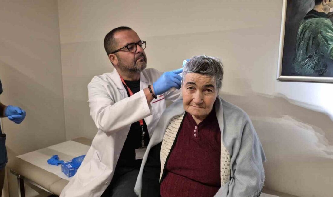 Muğla'nın Milas ilçesinde yaşayan 69 yaşındaki Fatma Akyol, yürüyemezken Memorial