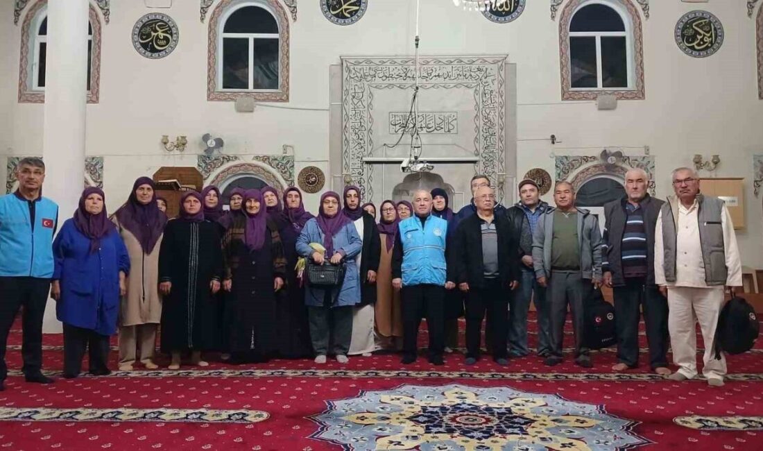 Yatağan’dan yola çıkan umre kafilesi, manevi bir atmosferde kutsal topraklara uğurlandı Yatağan'dan umreye giden, Yeni Mahalle Camii İmam Hatibi Üzeyyir Yıldırım