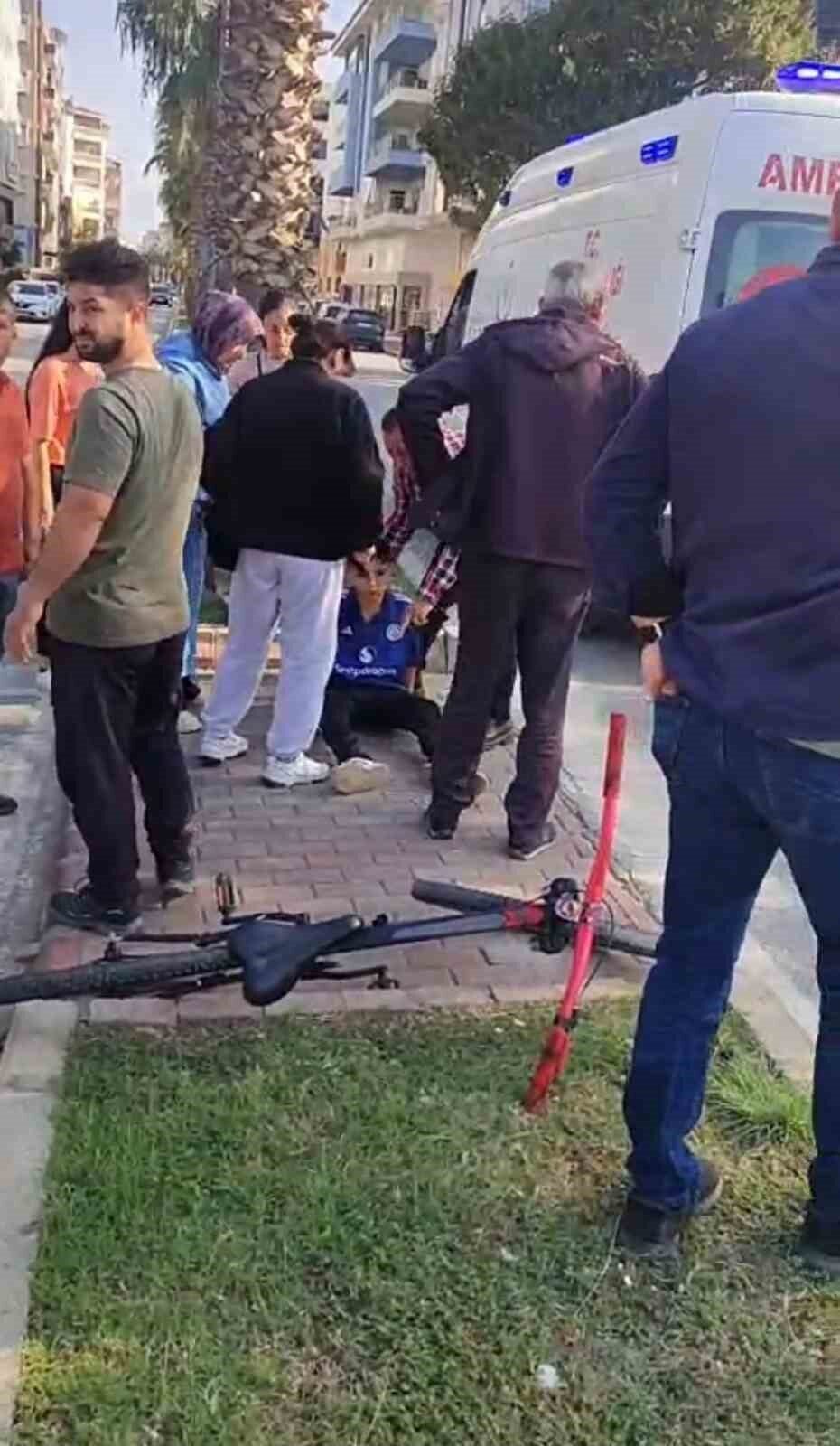 Manavgat’ta Yaya Geçidinde Bisikletle Geçmeye Çalışan 11 Yaşındaki Çocuk Otomobil Çarpması Sonucu Yaralandı