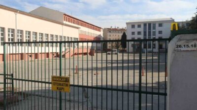 Eskişehir'de Şehit Murat Tuzsuz Mesleki ve Teknik Anadolu Lisesi'nde öğrenim