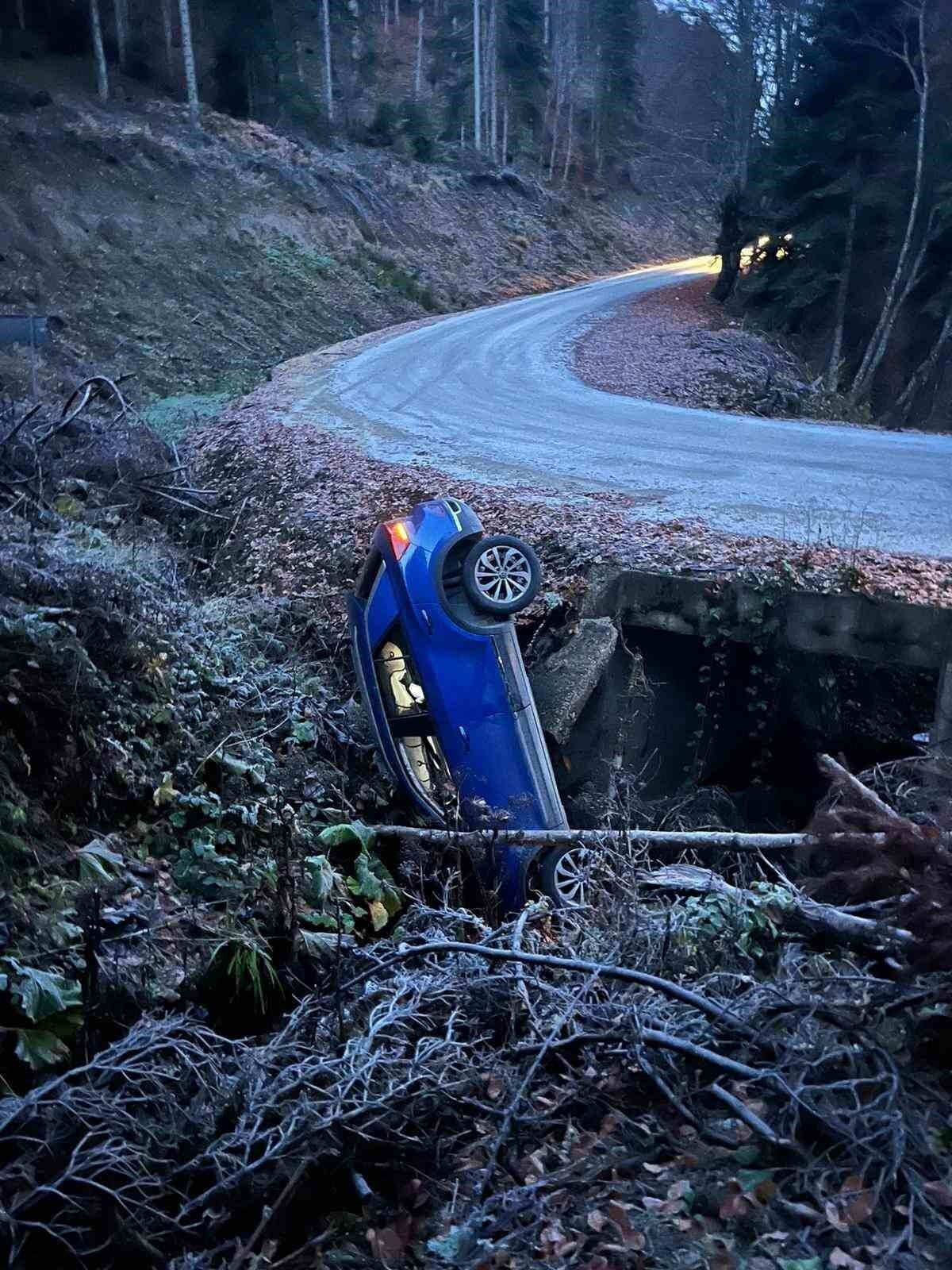 Bolu'da Yedigöller Milli Parkı yolunda, Ahmet Ç. yönetimindeki otomobil gizli