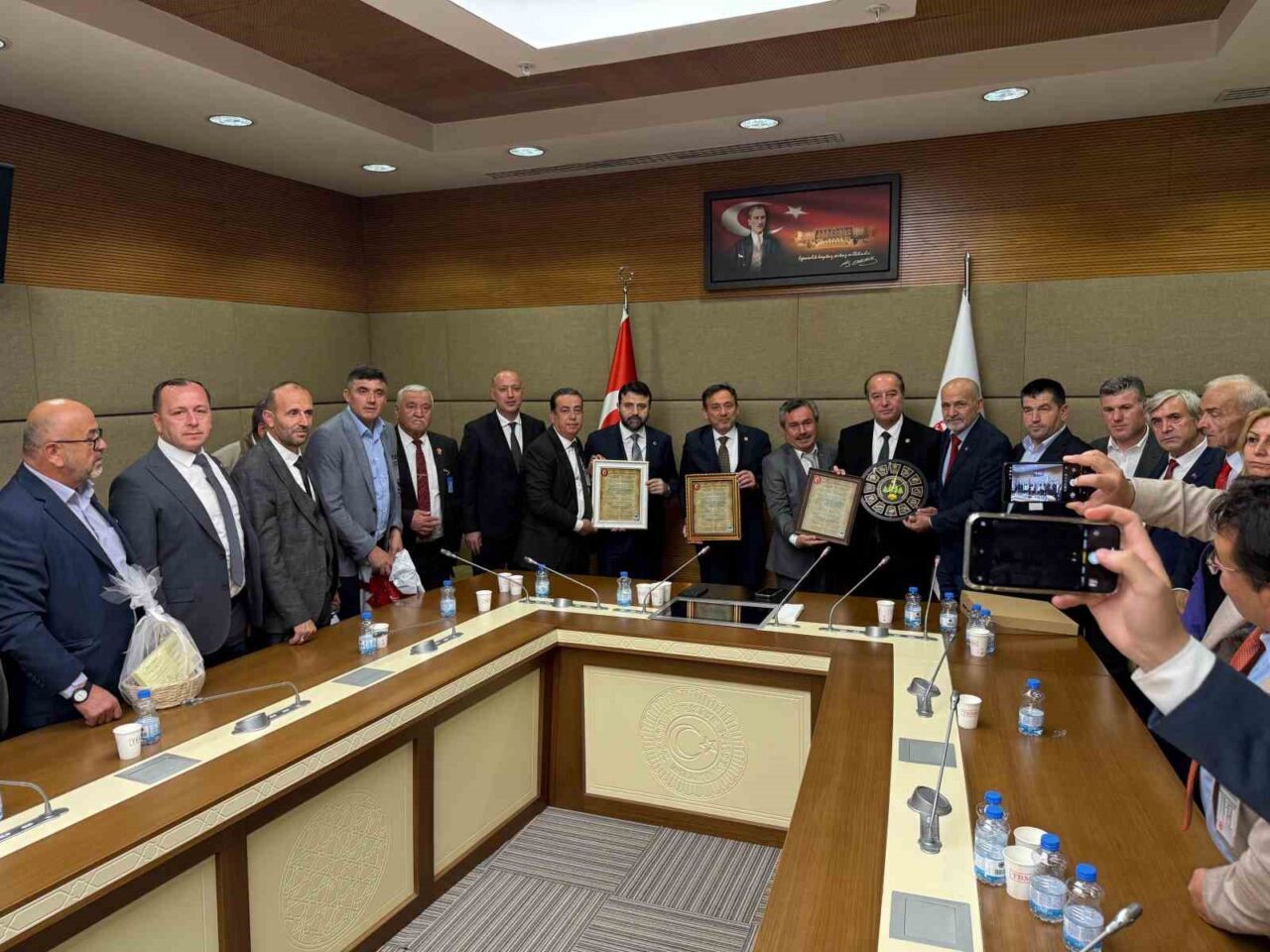 Karabük’ün Yenice ilçesi dernek başkanları, TBMM'de milletvekilleriyle bir araya gelerek