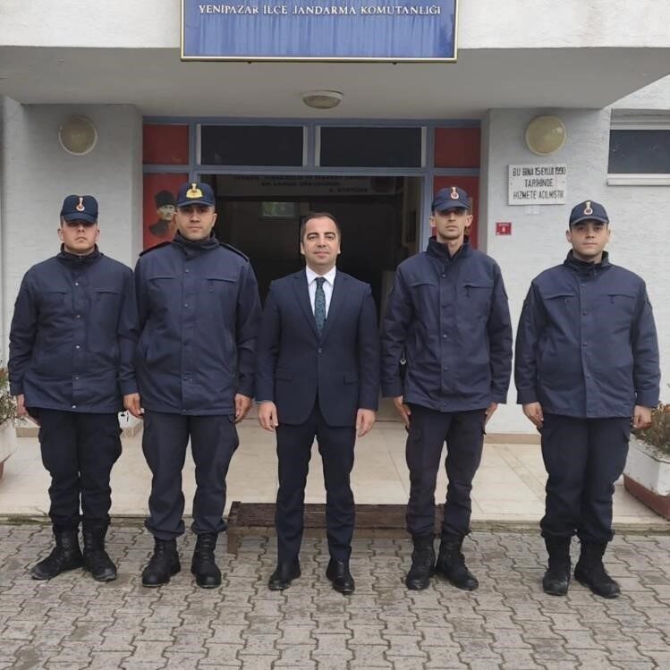 Yenipazar Kaymakamı Mehmet Salih Uçar, İlçe Jandarma Komutanlığı'nı ziyaret ederek