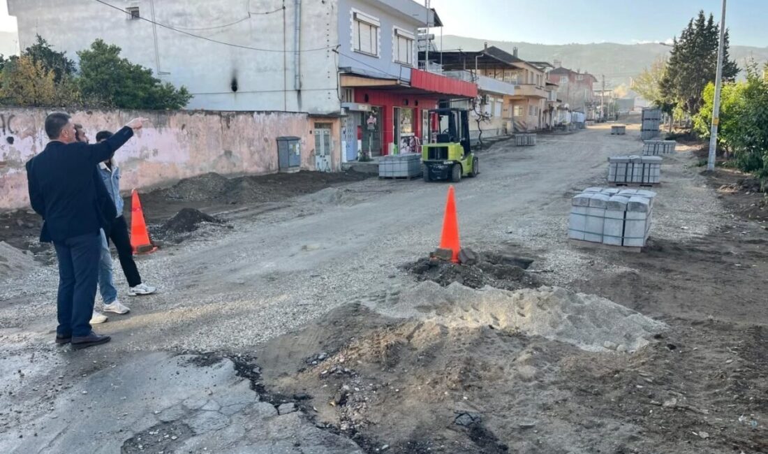 Yenipazar Belediyesi, yol ve kaldırım onarımlarına hız kesmeden devam ediyor.