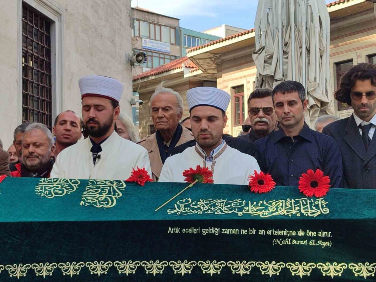 Türk sinemasının fokurdayan ismi Engin Çağlar, 85 yaşında bir motosiklet