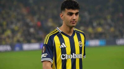 Fenerbahçe'nin genç stoperi Yiğit Efe Demir, Ferencvaros ile oynanan UEFA