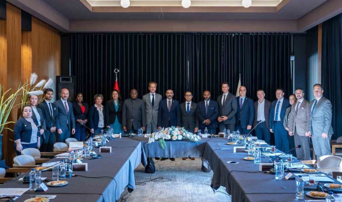 Gaziantep Ticaret Odası, Büyükelçilerle Düzenlediği Toplantıda Bölgesel İş Birliğini Güçlendirmeyi Amaçladı Gaziantep Ticaret Odası, "Bölgesel İş Birliğini Ortak Refah İçin Geliştirmek: