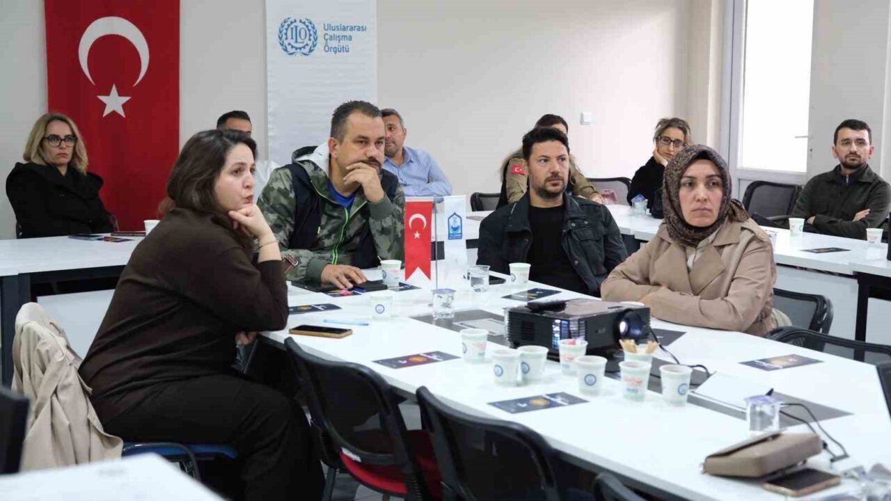 Yıldırım Belediyesi, kadına yönelik şiddetle mücadele doğrultusunda personelini eğitti. Bursa