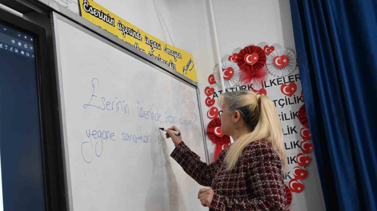 Eskişehir'de yaşayan Dilek Karakuyulu, gençliğinde beden eğitimi öğretmeni olmayı istemesine