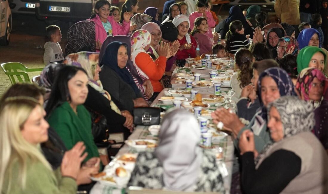 Şehitkamil Belediye Başkanı Umut Yılmaz, Kozluyazı Mahallesi'nde muhtarlar ve halkla