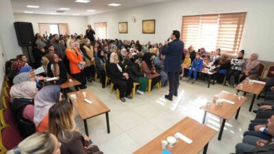 Şehitkamil Belediye Başkanı Umut Yılmaz, Gazikent Mahallesi'nde vatandaşlarla buluşarak sorunları